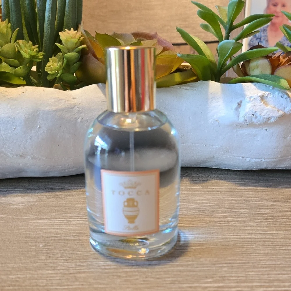 Tocca Peach & Gold Fragrance Bottle - Picture 5 of 5